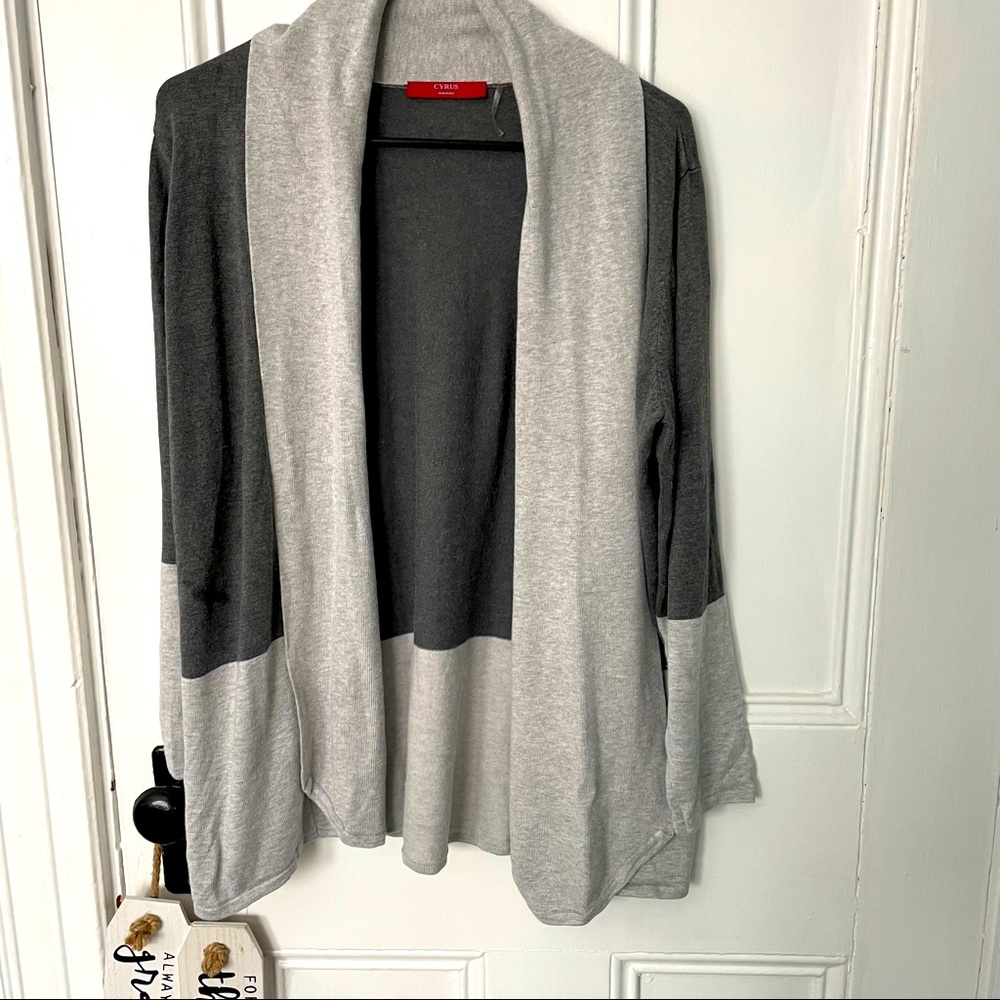 Cyrus cardigan size 1x